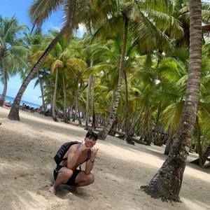 Meet your Posher, Chris